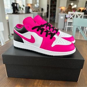 Nike Air Jordan 1 Low Fierce Pink/Black White GS 7Y/ Women’s 8.5 DZ5365-601